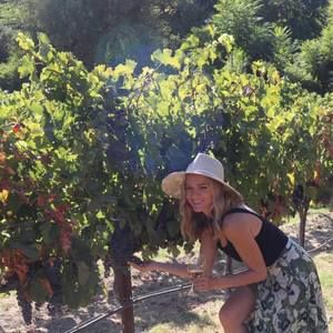 Meet your Posher, Vika